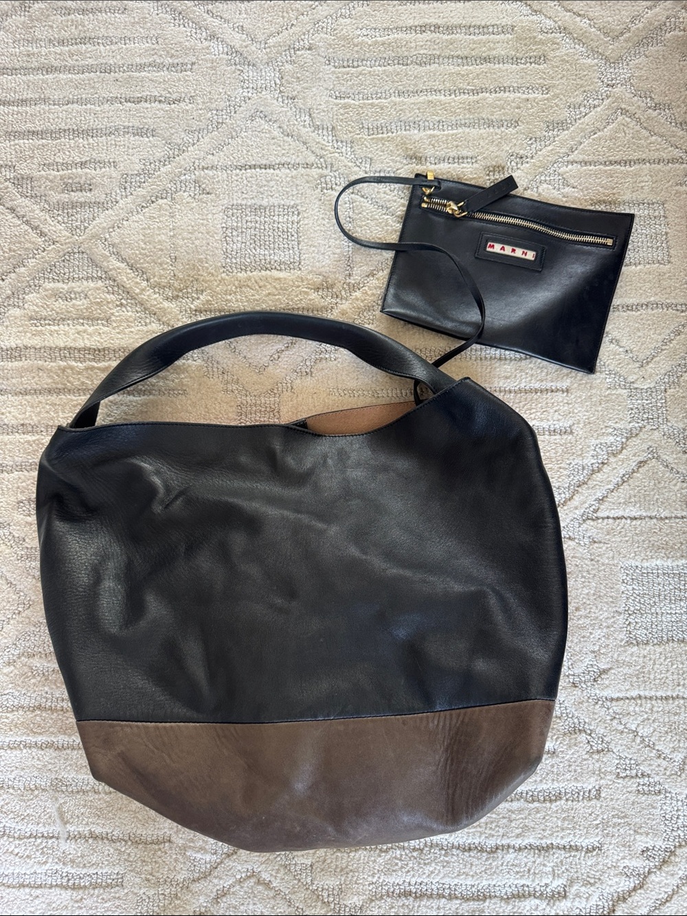 Marni leather hobo bucket bag in a red and brown color-block - Picture 5 of 13